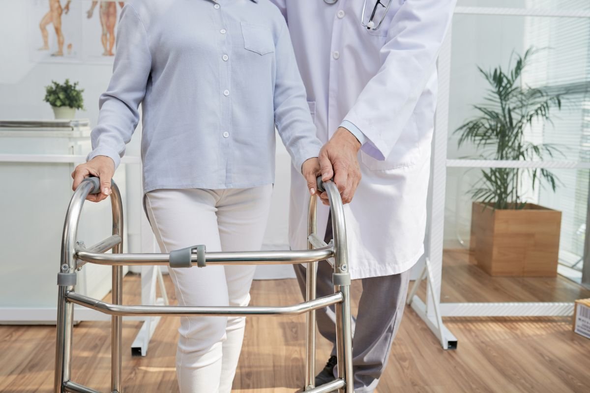 Mengenal Dokter Sp.K.F.R Ubud di Kenak Medika